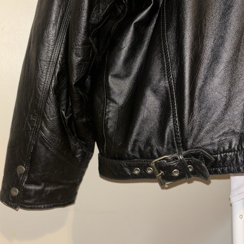 Men’s vintage Wilson, 100% leather biker, buckle jacket - Picture 8 of 11